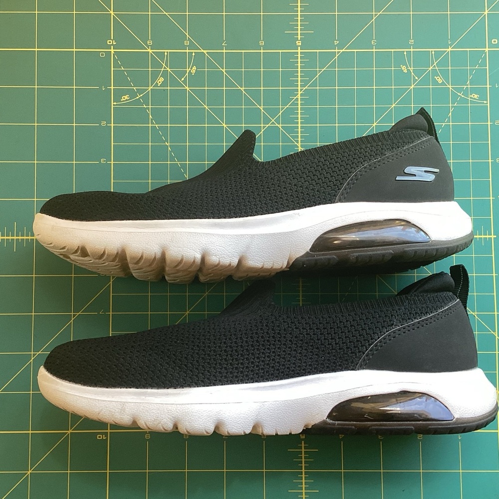 Skechers Air Cooled Goga Mat Walking Shoes Size 7.5 Sneakers Athletic Sportswear